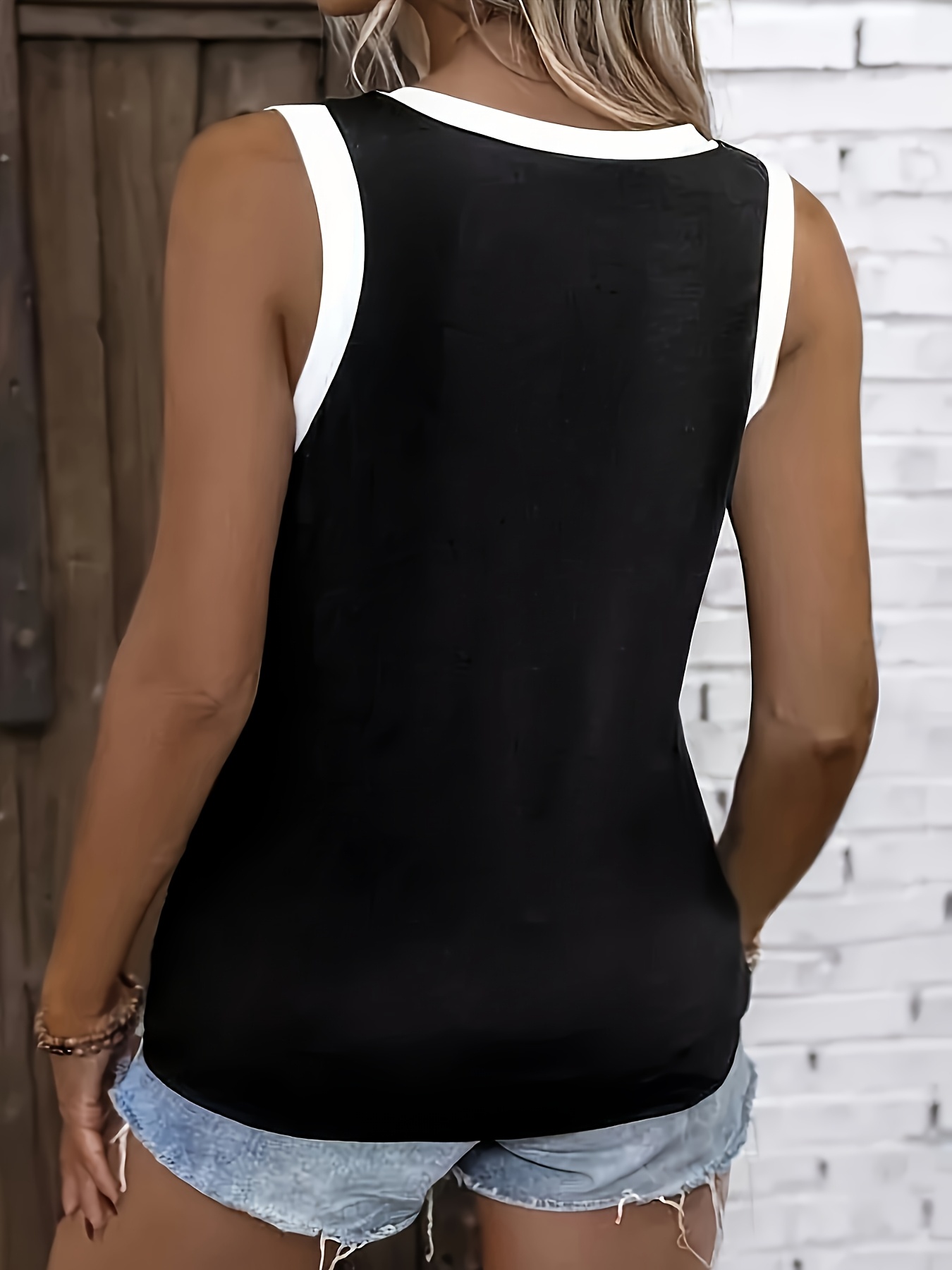 بلوزة نسائية بدون أكمام بياقة  - مراجعة V Neck Cami Top وسعره