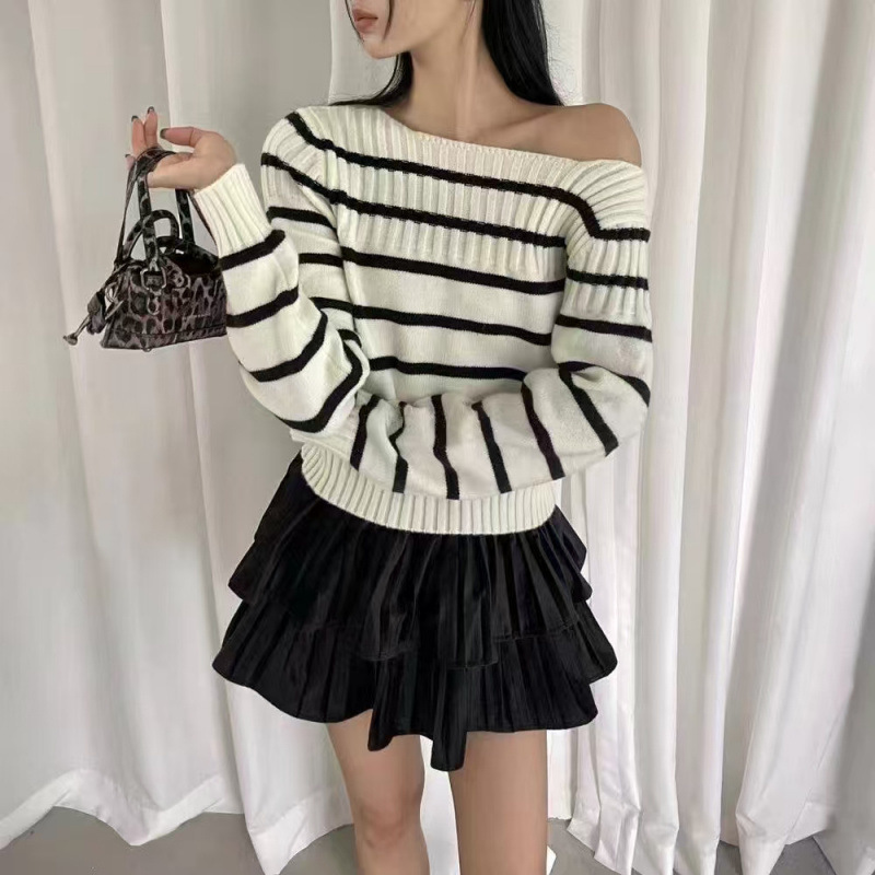 طراز 2025: سترة محبوكة بخطوط م - مراجعة Women'S Fashion Trends Fall 2025 وسعره
