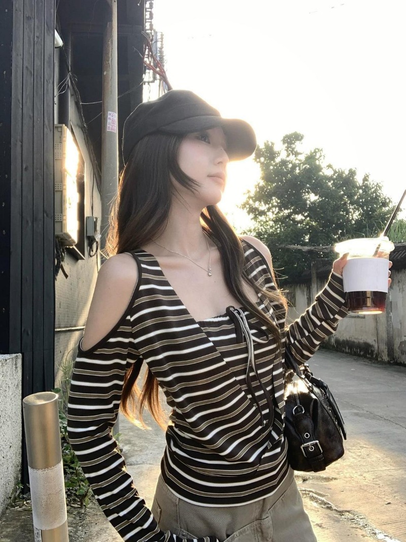 قميص نسائي من كيموتي مو بأكمام - مراجعة Off Shoulder Top وسعره