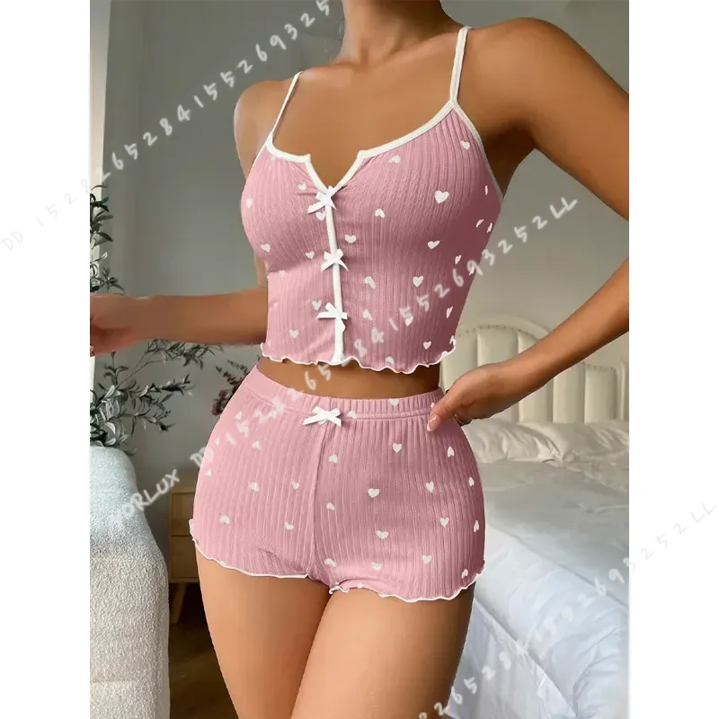 طقم بيجامة نسائي بطبعة قلوب من - مراجعة V Neck Cami Top وسعره